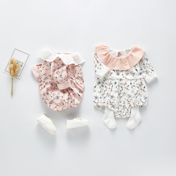 Virágos motívumokkal díszített babanadrág lányoknak