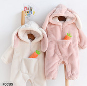 Baba gyapjú kabát zsebbel és kapucnival, fülekkel