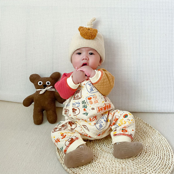 Kombinezonas kūdikiui su užrašu ir aplikacija