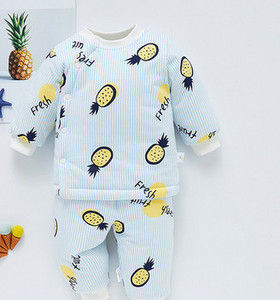 Baby stepēts divdaļīgs komplekts ar atšķirīgu apdruku