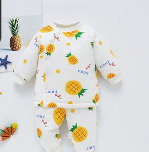 Baby stepēts divdaļīgs komplekts ar atšķirīgu apdruku