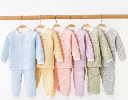 Stepēts bērnu divdaļīgs komplekts ar pogām un augstu vidukli