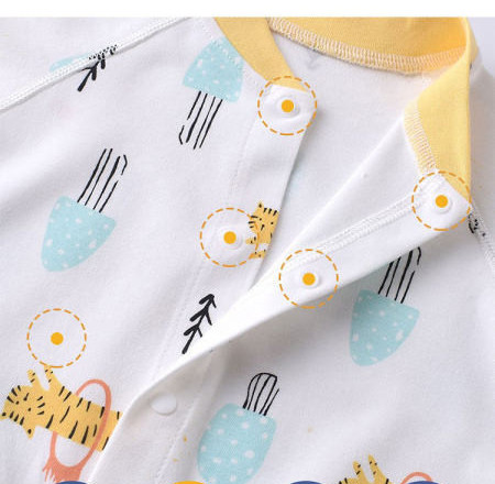 Mazuļu ikdienas romāns ar apdruku un pogām