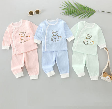 Βρεφικό σετ με στάμπα σε πολλά χρώματα