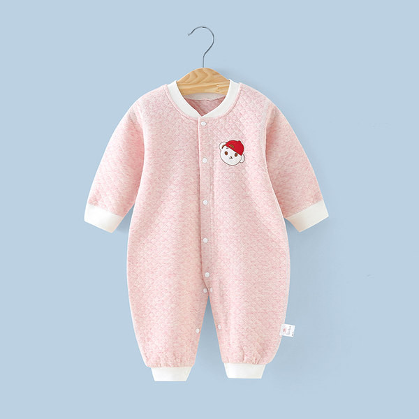 Mazuļa kombinezons ar izšuvumiem un pogām