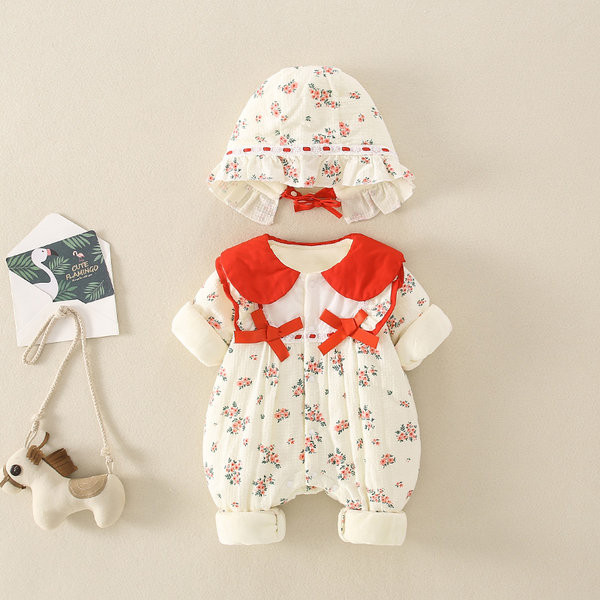 Virágos motívumokkal díszített baba kombiné