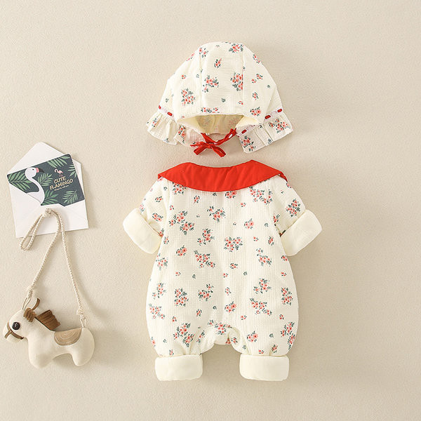 Virágos motívumokkal díszített baba kombiné