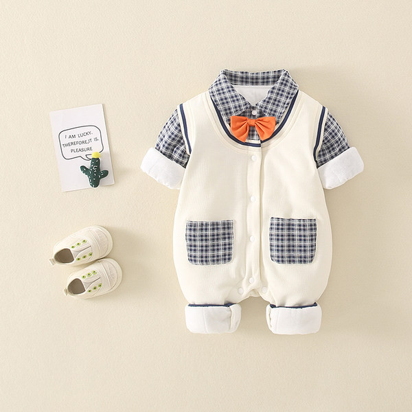 Baba stílusos nadrág fiúknak gombokkal és zsebbel