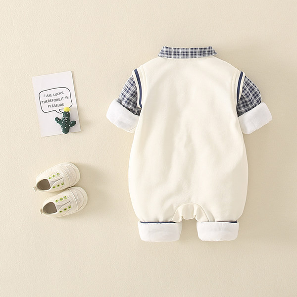 Baba stílusos nadrág fiúknak gombokkal és zsebbel