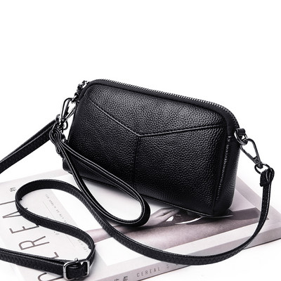 Női bőr táska hosszú füllel