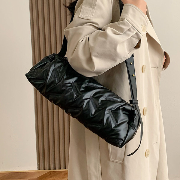 Sieviešu soma ar rāvējslēdzēju un plecu rokturi, ikdienas modelis