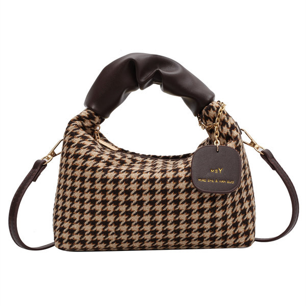 Jauna modeļa rokassomiņa ar kulonu - trīs krāsas