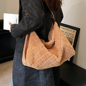 Sieviešu ziemas plīša soma