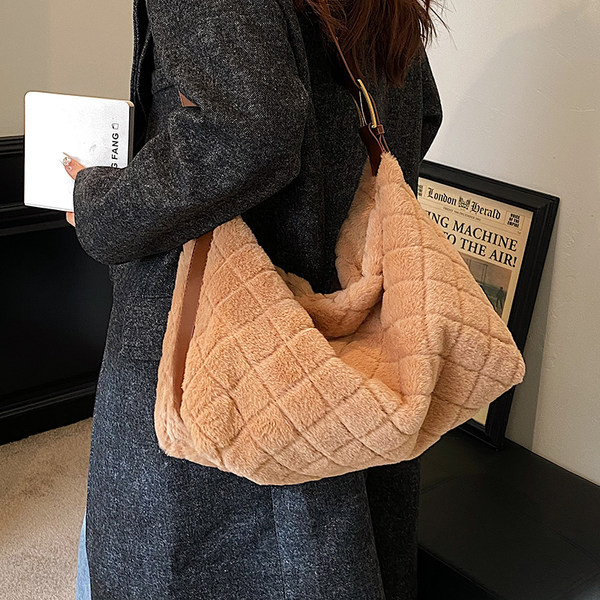 Sieviešu ziemas plīša soma