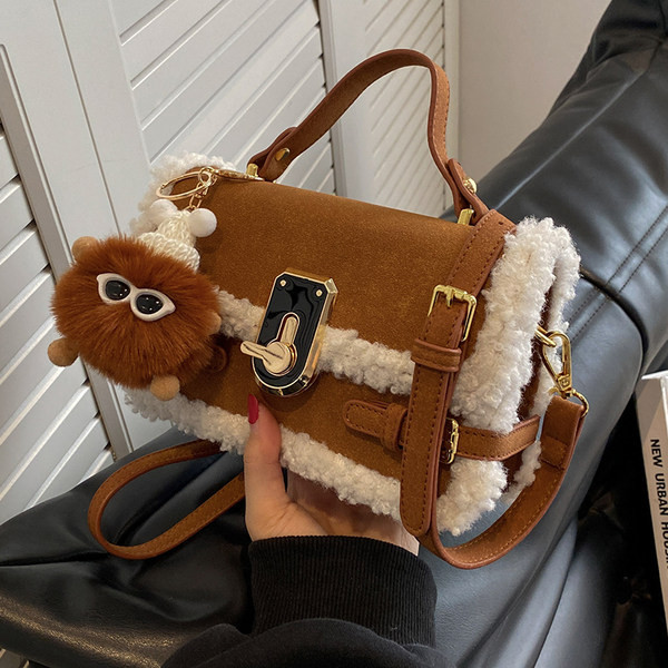 Rokassomu ar plecu rokturi ikdienas modelis