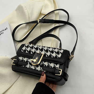 Női szögletes válltáska