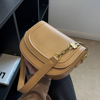 Maza sieviešu ādas soma ar plecu rokturi