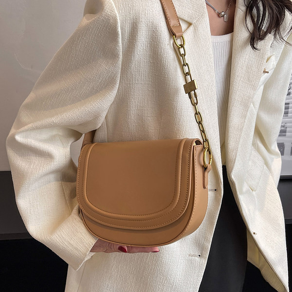 Maza sieviešu ādas soma ar plecu rokturi