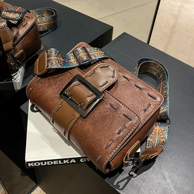 Stilīga eko ādas soma ar metāla sprādzi sievietēm