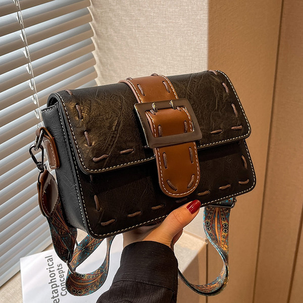 Stilīga eko ādas soma ar metāla sprādzi sievietēm