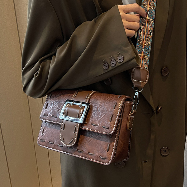 Stilīga eko ādas soma ar metāla sprādzi sievietēm