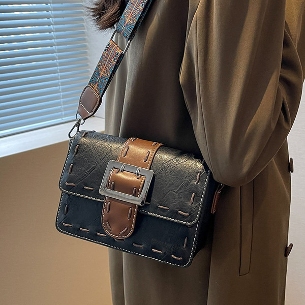 Stilīga eko ādas soma ar metāla sprādzi sievietēm