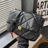 Sieviešu stepēta ādas plecu soma