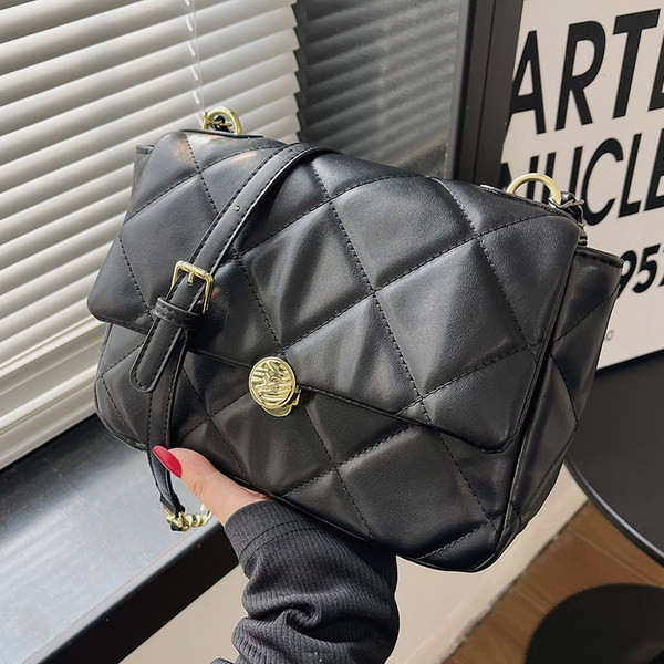 Sieviešu stepēta ādas plecu soma