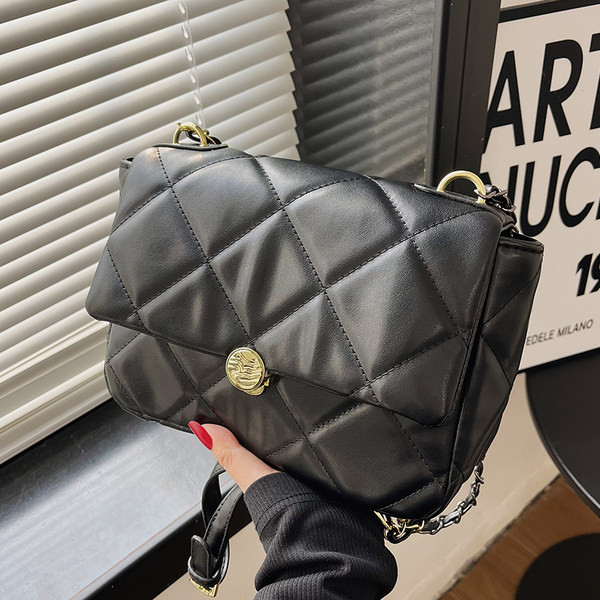 Sieviešu stepēta ādas plecu soma