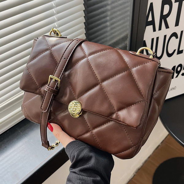 Sieviešu stepēta ādas plecu soma