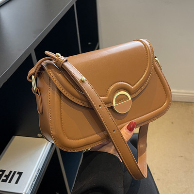 Jauna modeļa rokassomiņa ar metāla aizdari no eko ādas