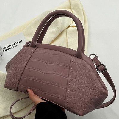 Stilīga rokassomiņa no eko ādas ar īsu un garu rokturi