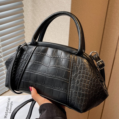 Stilīga rokassomiņa no eko ādas ar īsu un garu rokturi