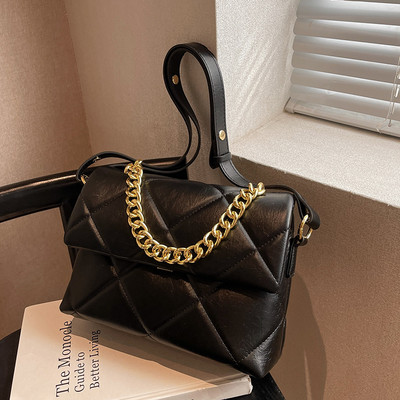 Sieviešu ādas soma ar - metāla aizdari