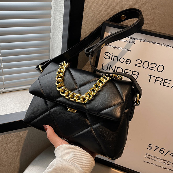 Sieviešu ādas soma ar - metāla aizdari