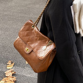 Eco bőr kézitáska láncos vállfogantyúval