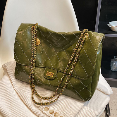 Eco bőr kézitáska láncos vállfogantyúval