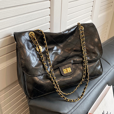 Eco bőr kézitáska láncos vállfogantyúval