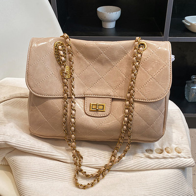 Eco bőr kézitáska láncos vállfogantyúval