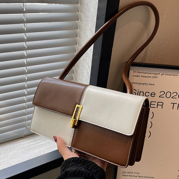 Jauna modeļa maza sieviešu ādas soma ar plecu rokturi