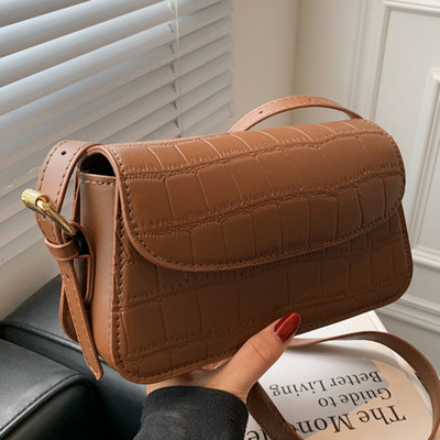 Női alkalmi táska nagy fogantyúval