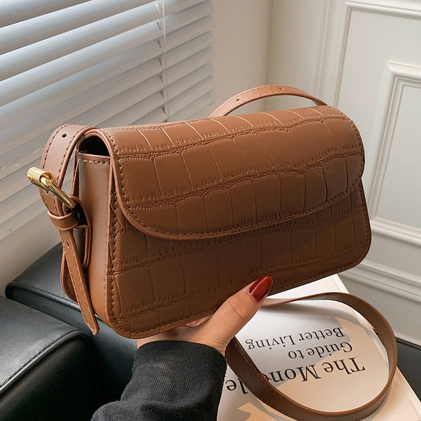 Női alkalmi táska nagy fogantyúval