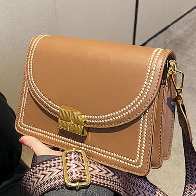 Ikdienas rokassomiņa ar metāla aizdari