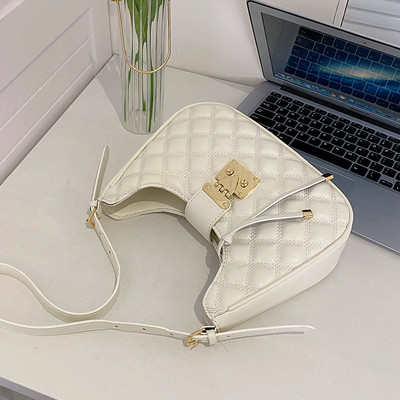 Eco bőr kézitáska cipzárral és mágneses csattal