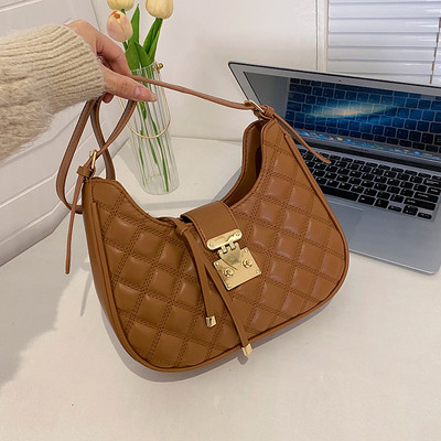 Eco bőr kézitáska cipzárral és mágneses csattal