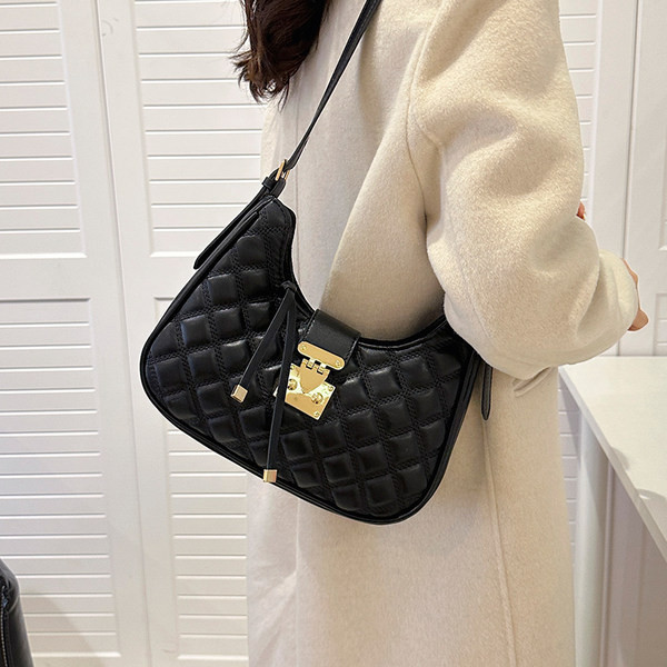 Eco bőr kézitáska cipzárral és mágneses csattal