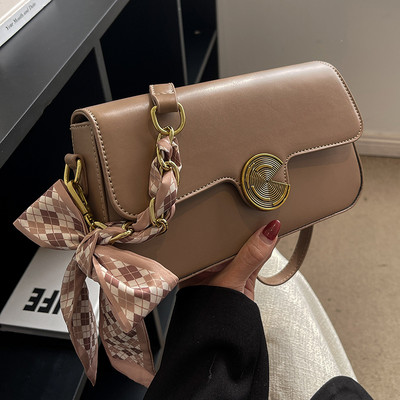 Rokassomiņa ar šalli