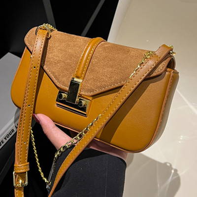 Modern eko bőrből készült kézitáska fém lánccal