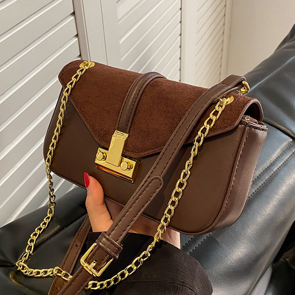 Modern eko bőrből készült kézitáska fém lánccal