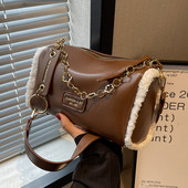 Jauna modeļa eko ādas rokassomiņa ar metāla ķēdīti un rāvējslēdzēja aizdari